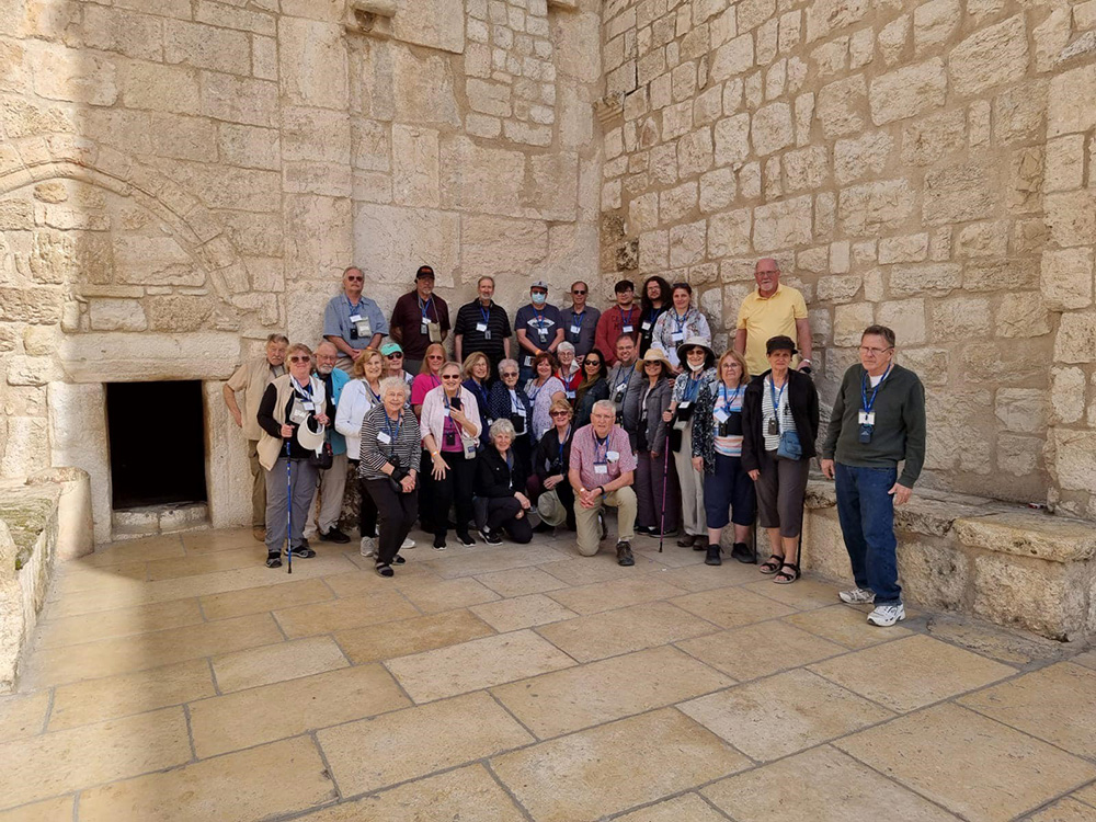 Pilgrims Return to the Holy Land